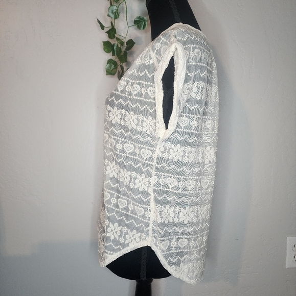 Le Lis Cream Sheer Lace Blouse Size Medium - Picture 6 of 8